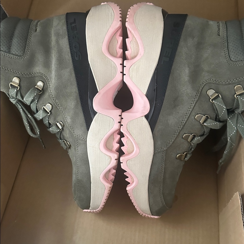 Sorel Women's Kinetic Impact Conquest Waterproof Shoes size 9 green & pink - Picture 7 of 13
